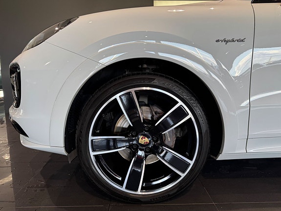 Porsche Cayenne Coupe 14 of 14