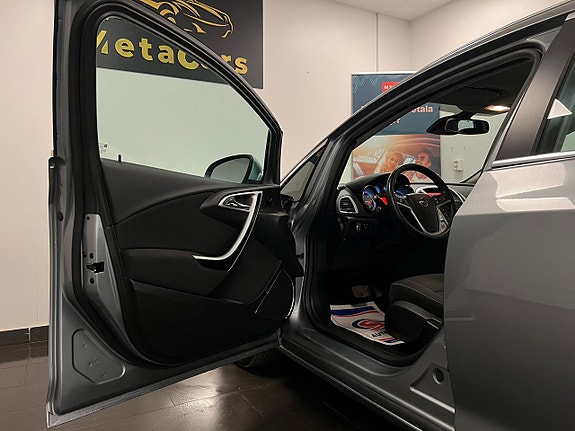 Opel Astra 8 of 22