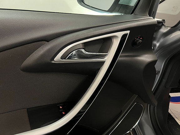 Opel Astra 10 of 22