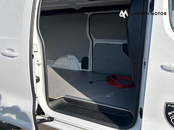 Peugeot e-Expert 15 of 15