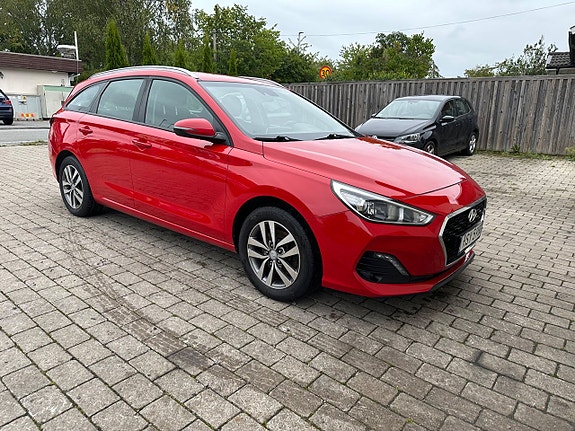 Hyundai i30 2 of 15