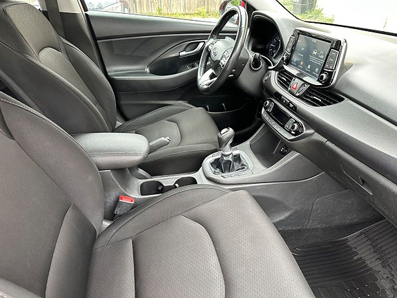 Hyundai i30 8 of 15