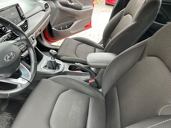 Hyundai i30 7 of 15