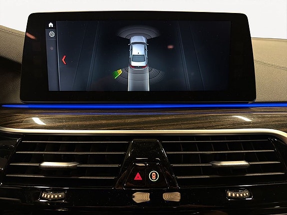 BMW 540i 16 of 25
