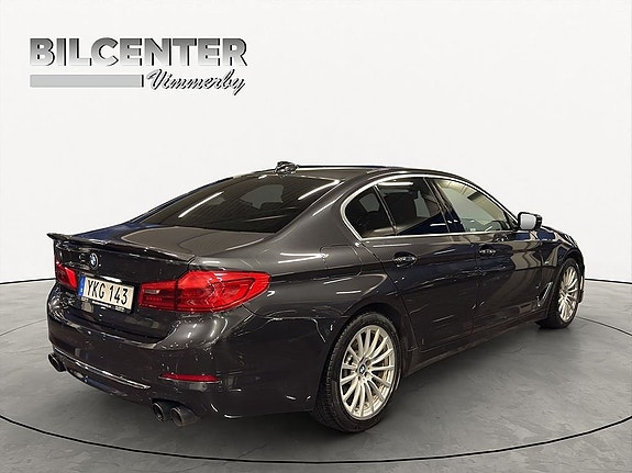 BMW 540i 3 of 5