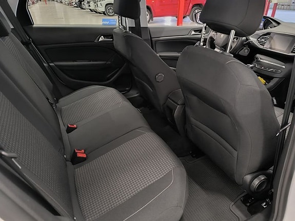 Peugeot 308 9 of 10