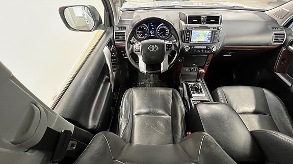 Toyota Land Cruiser 8 of 24
