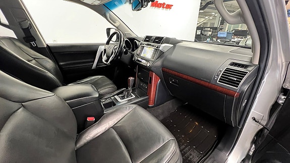 Toyota Land Cruiser 16 of 24