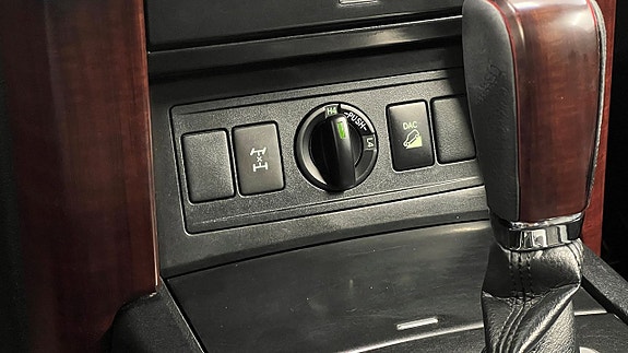 Toyota Land Cruiser 22 of 24