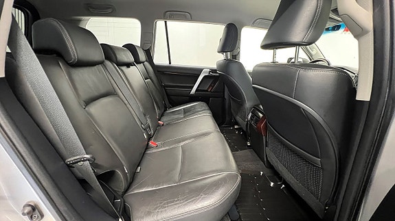 Toyota Land Cruiser 14 of 24