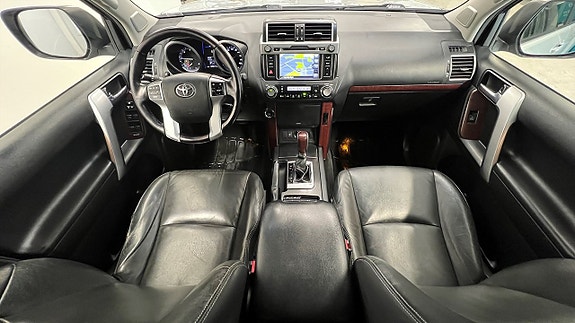 Toyota Land Cruiser 7 of 24