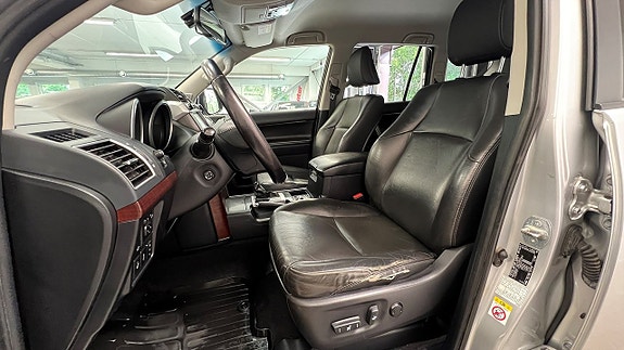 Toyota Land Cruiser 11 of 24
