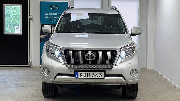 Toyota Land Cruiser 3 of 24