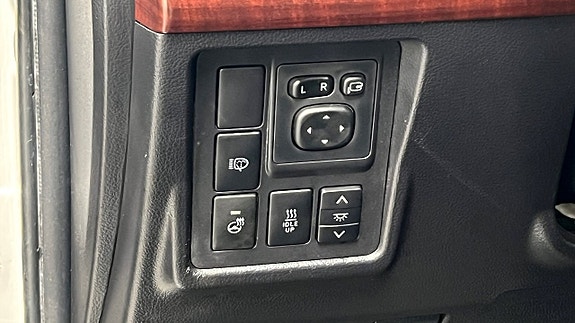 Toyota Land Cruiser 18 of 24