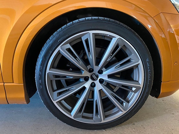Audi SQ8 10 of 24