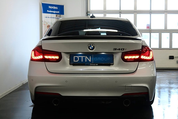 BMW 340i 4 of 26