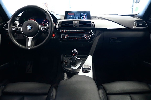 BMW 340i 10 of 26