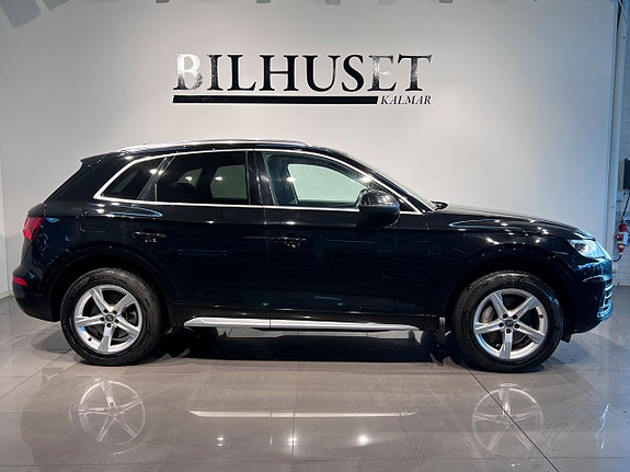 Audi Q5 2 of 5