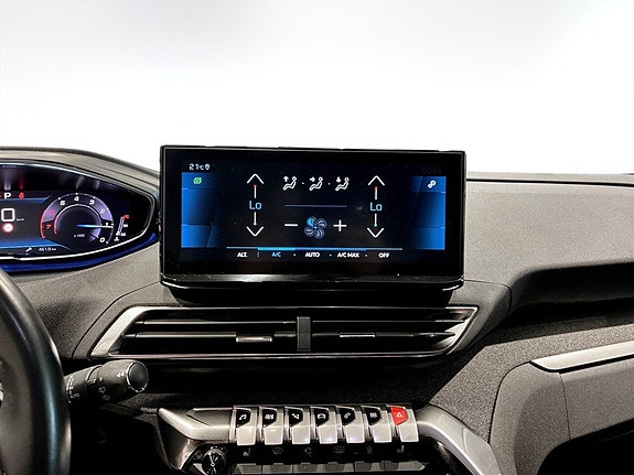 Peugeot 3008 11 of 17