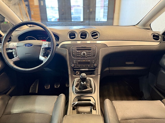 Ford S-MAX 12 of 14