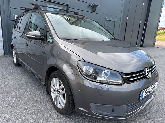 Volkswagen Touran 3 of 5