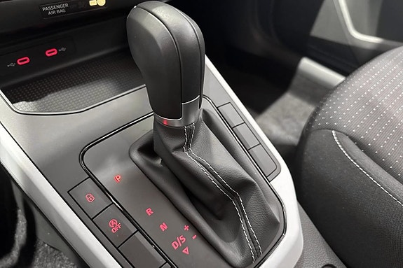 Seat Arona 7 of 13