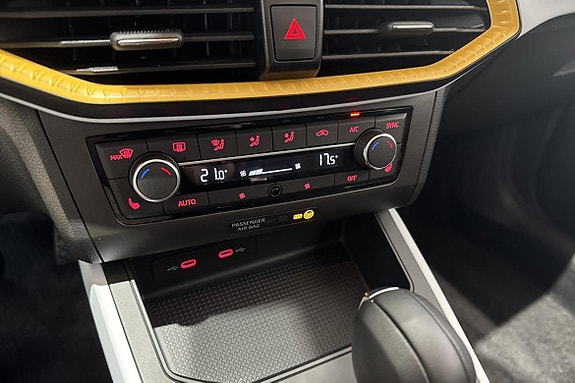 Seat Arona 12 of 13