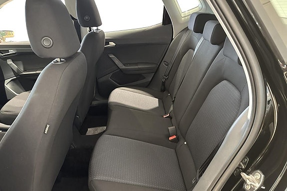 Seat Arona 8 of 13
