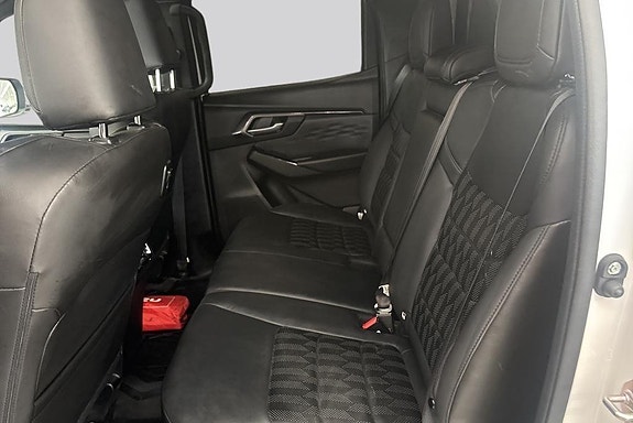 Isuzu D-max 9 of 14