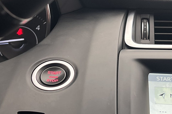Jaguar E-PACE 18 of 24