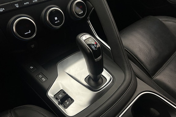 Jaguar E-PACE 20 of 24