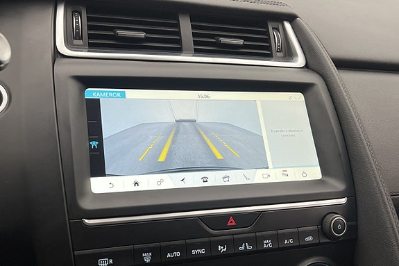Jaguar E-PACE 12 of 24