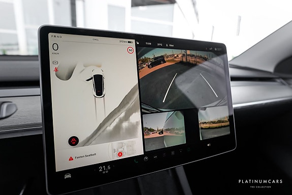Tesla Model Y 14 of 15