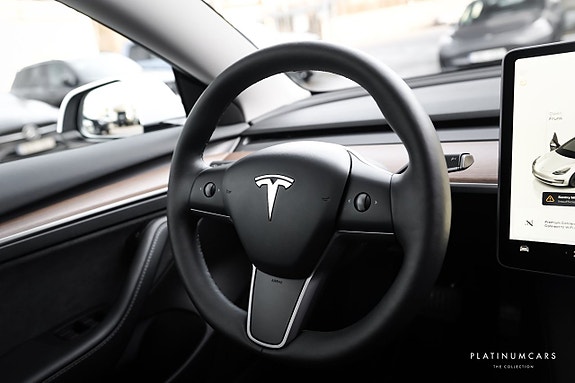 Tesla Model 3 10 of 11
