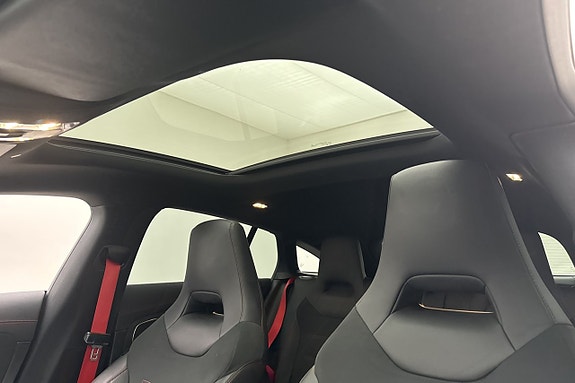 Mercedes-Benz CLA45 11 of 26