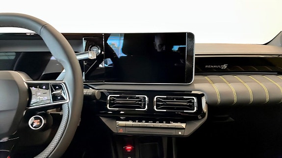 Renault 5 E-Tech 12 of 12