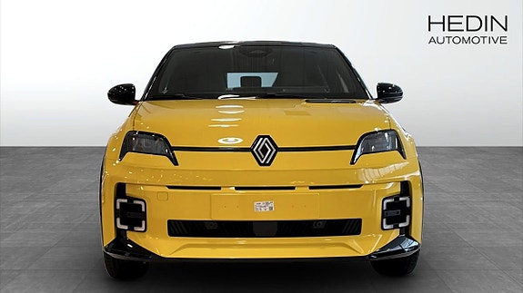 Renault 5 E-Tech 8 of 12