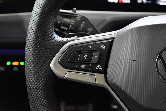 Volkswagen Passat 13 of 28