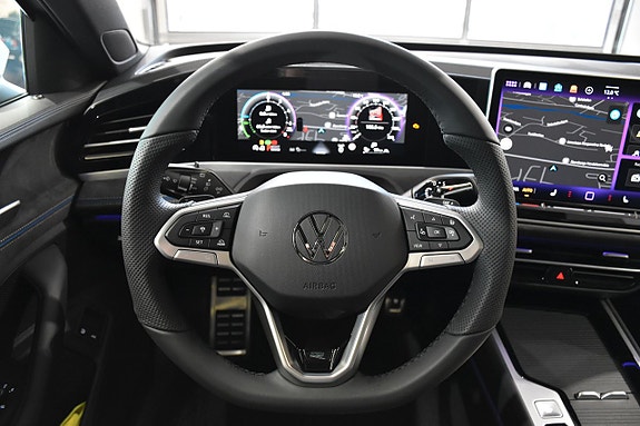 Volkswagen Passat 11 of 28