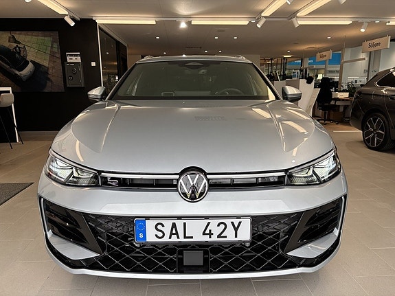 Volkswagen Passat 3 of 5