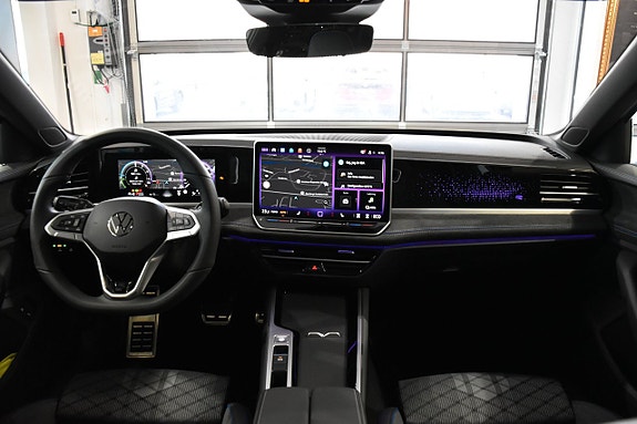 Volkswagen Passat 10 of 28