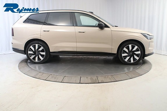 Volvo EX90 4 of 5