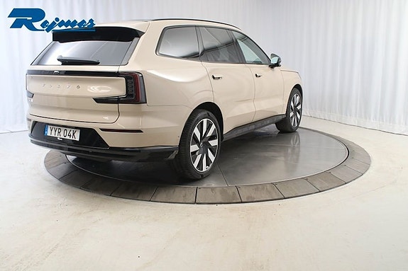 Volvo EX90 3 of 5