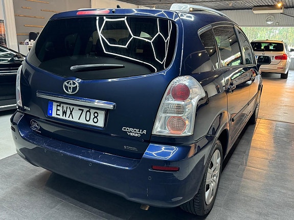 Toyota Corolla Verso 5 of 5