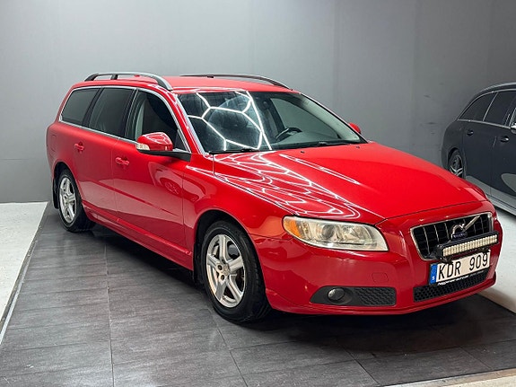 Volvo V70 2 of 5