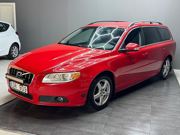 Volvo V70 3 of 5
