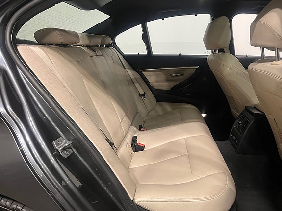 BMW 340i 11 of 22