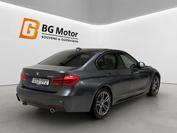 BMW 340i 4 of 5