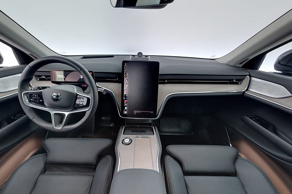 Volvo EX90 7 of 21