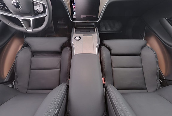 Volvo EX90 11 of 21